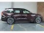 Volvo XC90 T8 Plug-in hybrid AWD Ultra Dark | Luchtvering | Panoramadak | Trekhaak | Premium audio by Bowers&Wilkins | Verwarmbare voorstoelen met massagefunctie |