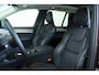 Volvo XC90 T8 Plug-in hybrid AWD Ultra Dark | Luchtvering | Panoramadak | Trekhaak | Premium audio by Bowers&Wilkins | Verwarmbare voorstoelen met massagefunctie |