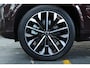 Volvo XC90 T8 Plug-in hybrid AWD Ultra Dark | Luchtvering | Panoramadak | Trekhaak | Premium audio by Bowers&Wilkins | Verwarmbare voorstoelen met massagefunctie |