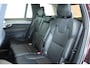 Volvo XC90 T8 Plug-in hybrid AWD Ultra Dark | Luchtvering | Panoramadak | Trekhaak | Premium audio by Bowers&Wilkins | Verwarmbare voorstoelen met massagefunctie |