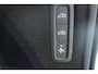 Volvo XC90 T8 Plug-in hybrid AWD Ultra Dark | Luchtvering | Panoramadak | Trekhaak | Premium audio by Bowers&Wilkins | Verwarmbare voorstoelen met massagefunctie |