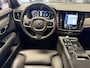 Volvo V90 2.0 T8 AWD INSCRIPTION AUTOMAAT NIEUWSTAAT ! LEDER NAVIGATIE ADAPTIVE CRUISE CONTROL STOEL EN STUURVERWARMING RIJSTROOKSESNOREN DODEHOEKSENSOREN ZEER MOOI !!