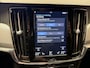 Volvo V90 2.0 T8 AWD INSCRIPTION AUTOMAAT NIEUWSTAAT ! LEDER NAVIGATIE ADAPTIVE CRUISE CONTROL STOEL EN STUURVERWARMING RIJSTROOKSESNOREN DODEHOEKSENSOREN ZEER MOOI !!