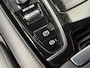 Volvo V90 2.0 T8 AWD INSCRIPTION AUTOMAAT NIEUWSTAAT ! LEDER NAVIGATIE ADAPTIVE CRUISE CONTROL STOEL EN STUURVERWARMING RIJSTROOKSESNOREN DODEHOEKSENSOREN ZEER MOOI !!