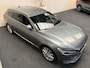 Volvo V90 2.0 T8 AWD INSCRIPTION AUTOMAAT NIEUWSTAAT ! LEDER NAVIGATIE ADAPTIVE CRUISE CONTROL STOEL EN STUURVERWARMING RIJSTROOKSESNOREN DODEHOEKSENSOREN ZEER MOOI !!
