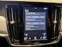 Volvo V90 2.0 T8 AWD INSCRIPTION AUTOMAAT NIEUWSTAAT ! LEDER NAVIGATIE ADAPTIVE CRUISE CONTROL STOEL EN STUURVERWARMING RIJSTROOKSESNOREN DODEHOEKSENSOREN ZEER MOOI !!