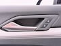 Volkswagen Golf 1.0 eTSI Life Business / ACC / Camera / Navi / Clima / Dodehoeksensoren /