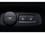 Volvo EX40 Extended Range Ultra Black Ed. 82 kWh - Panorama/schuifdak - IntelliSafe Assist & Surround - 360º Camera - Harman/Kardon audio - Verwarmde voorstoelen, stuur & achterbank - Parkeersensoren voor & achter - Elektr. bedienb. voorstoelen met geheugen links - Draadloze tel. lader - Warmtepomp - Extra getint glas - Inklapbare trekhaak - 20' LMV