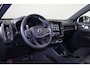 Volvo EX40 Extended Range Ultra Black Ed. 82 kWh - Panorama/schuifdak - IntelliSafe Assist & Surround - 360º Camera - Harman/Kardon audio - Verwarmde voorstoelen, stuur & achterbank - Parkeersensoren voor & achter - Elektr. bedienb. voorstoelen met geheugen links - Draadloze tel. lader - Warmtepomp - Extra getint glas - Inklapbare trekhaak - 20' LMV