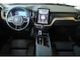 Volvo XC60 T6 Plug-in hybrid AWD Plus Dark | Head-Up display | Semi-Electrische Wegklapbare trekhaak | 360° Parkeercamera | Parkeersensoren voor + achter | Google infotainment | Parkeerverwarming | Panoramadak |