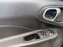 Fiat 500L Living 1.4 T-Jet Lounge met parkeersensoren en navigatie en bluetooth telefoon / media en cruise controle en airco