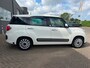 Fiat 500L Living 1.4 T-Jet Lounge met parkeersensoren en navigatie en bluetooth telefoon / media en cruise controle en airco
