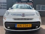 Fiat 500L Living 1.4 T-Jet Lounge met parkeersensoren en navigatie en bluetooth telefoon / media en cruise controle en airco