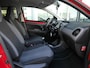Peugeot 108 1.0 e-VTi Allure | Apple carplay | Achteruitrijcamera | Dab | Mistlampen | Zwart dak | Extra getint glas | Climate control | 5 deurs | Stuurwielbediening