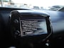 Peugeot 108 1.0 e-VTi Allure | Apple carplay | Achteruitrijcamera | Dab | Mistlampen | Zwart dak | Extra getint glas | Climate control | 5 deurs | Stuurwielbediening