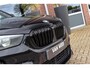 BMW X1 sDrive18d Centennial High Executive M Sport | 2e eigenaar | Keyless entry | M Sportstuur | Cruise control | Shadow Line | Navigatie | Climate control | Bluetooth | Trekhaak