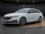 Skoda Octavia Combi 1.5 e-TSI Sportline | Pano Dak | Trekhaak | Side Assist | Parkeerhulp | Elek. Stoel | Matrix LED | 18'' |