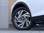 Hyundai Bayon 1.0 T-GDI Premium Automaat / Automaat / LED Verlichting / Stoel- & Stuurverwarming / Keyless / Climate Control / Adaptive Cruise Control / Navigatie / Achteruitrijcamera / Parkeersensoren Voor + Achter / Snel Leverbaar! /