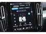 Volvo XC40 B4 Plus Dark | Trekhaak | Verwarmbare voorstoelen en stuurwiel | Keyless | Premium audio by Harman Kardon |