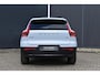 Volvo XC40 B4 Plus Dark | Trekhaak | Verwarmbare voorstoelen en stuurwiel | Keyless | Premium audio by Harman Kardon |