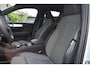 Volvo XC40 B4 Plus Dark | Trekhaak | Verwarmbare voorstoelen en stuurwiel | Keyless | Premium audio by Harman Kardon |