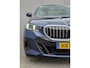 BMW 5-Serie 530e M Sport Edition / Fabrieksgarantie tot 06-2028 / NL'se auto / Trekhaak / 1800kg Trekgewicht / Harman/Kardon audio systeem / Comfort Pack & Travel Pack / Elektrische achterklep / Adaptief cruise control / Voorstoelen verwarmd & geventileerd / Achteruitrijcamera /