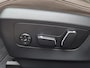 BMW 5-Serie 530e M Sport Edition / Fabrieksgarantie tot 06-2028 / NL'se auto / Trekhaak / 1800kg Trekgewicht / Harman/Kardon audio systeem / Comfort Pack & Travel Pack / Elektrische achterklep / Adaptief cruise control / Voorstoelen verwarmd & geventileerd / Achteruitrijcamera /