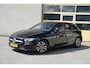 Mercedes-Benz A-klasse 180 5drs Business Solution BJ2022 Lmv 16" | Led V+A | Pdc | Achteruitrijcamera | Navi | Climate control | Cruise control | Sportstoelen | Verwarmde voorstoelen | Zwarte hemel | Getint glas