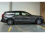 Volvo V60 B3 Essential Edition | Parkeercamera | Parkeersensoren voor + achter | Stoelverwarming voor + achter | Stuurwielverwarming | Dealeronderhouden | Navigatie |