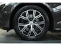 Volvo V60 B3 Essential Edition | Parkeercamera | Parkeersensoren voor + achter | Stoelverwarming voor + achter | Stuurwielverwarming | Dealeronderhouden | Navigatie |