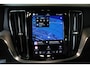 Volvo V60 B3 Essential Edition | Parkeercamera | Parkeersensoren voor + achter | Stoelverwarming voor + achter | Stuurwielverwarming | Dealeronderhouden | Navigatie |