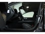 Volvo V60 B3 Essential Edition | Parkeercamera | Parkeersensoren voor + achter | Stoelverwarming voor + achter | Stuurwielverwarming | Dealeronderhouden | Navigatie |