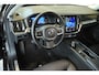 Volvo V60 B3 Essential Edition | Parkeercamera | Parkeersensoren voor + achter | Stoelverwarming voor + achter | Stuurwielverwarming | Dealeronderhouden | Navigatie |