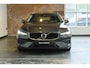 Volvo V60 B3 Essential Edition | Parkeercamera | Parkeersensoren voor + achter | Stoelverwarming voor + achter | Stuurwielverwarming | Dealeronderhouden | Navigatie |
