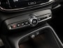 Volvo XC40 1.5 T5 Recharge R-Design 262Pk Automaat (APPLE CARPLAY, GROOT NAVI, LEDER/ALCANTARA, CAMERA, SPORTSTOELEN, ELEK ACHTERKLEP, TREKHAAK, NIEUWSTAAT)