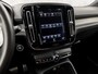 Volvo XC40 1.5 T5 Recharge R-Design 262Pk Automaat (APPLE CARPLAY, GROOT NAVI, LEDER/ALCANTARA, CAMERA, SPORTSTOELEN, ELEK ACHTERKLEP, TREKHAAK, NIEUWSTAAT)