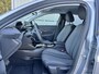 Peugeot 208 1.2 Hybrid 110 e-DCS6 Allure | CAMERA | NAVI | CARPLAY | DODEHOEKDETECT. | HALF/LEDER |