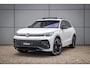 Volkswagen Tiguan 1.5 eHybrid 272pk R-Line Edition | SoH 99% | Panoramadak | Elektrisch Bestuurdersstoel met Geheugen | Trekhaak Uitklapbaar | Rondomzicht Camera