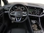 Volkswagen Touareg R Edition 3.0 eHybrid 462 PK Panoramadak | Trekhaak | 22" inch velgen | Navigatie | Lederen bekleding |