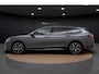 Volkswagen Passat Variant 1.5 eHybrid R-Line | Pano Dak | Trekhaak | 360 Camera | Head-up Display | Harman Kardon | Side Assist | Elek. Achterklep | Elek. Stoelen | ACC | Stuur-/Stoelverwarming V+A |