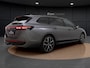 Volkswagen Passat Variant 1.5 eHybrid R-Line | Pano Dak | Trekhaak | 360 Camera | Head-up Display | Harman Kardon | Side Assist | Elek. Achterklep | Elek. Stoelen | ACC | Stuur-/Stoelverwarming V+A |