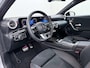 Mercedes-Benz A-klasse 250 e AMG Business Solution | Panorama - Schuifdak | Head-Up Display | Memory Seats | 19" Multispaaks AMG Velgen | Multibeam LED Koplampen | 360° Camera | Distronic Cruise Control