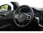 Volvo V60 T8 Plug-in hybrid AWD Plus Dark | Elektrisch verstelbare stoelen met geheugenfunctie | Premium audiosysteem van Harman Kardon | Semi-elektrische trekhaak | Stoelverwarming vóór en achter | Stuurverwarming | 360°-camera