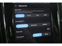 Volvo V60 T8 Plug-in hybrid AWD Plus Dark | Elektrisch verstelbare stoelen met geheugenfunctie | Premium audiosysteem van Harman Kardon | Semi-elektrische trekhaak | Stoelverwarming vóór en achter | Stuurverwarming | 360°-camera