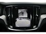 Volvo V60 T8 Plug-in hybrid AWD Plus Dark | Elektrisch verstelbare stoelen met geheugenfunctie | Premium audiosysteem van Harman Kardon | Semi-elektrische trekhaak | Stoelverwarming vóór en achter | Stuurverwarming | 360°-camera