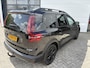 Dacia Jogger 1.6 Hybrid 140 PK Extreme 7persoons | Trekhaak afneembaar | Lederen bekleding | Stoelverwaming voor | Camera achter | NAVI | dode hoek sensoren |
