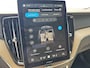 Volvo XC60 2.0 T6 Plug-in hybrid AWD Ultra Dark Luchtvering | Bowers & Wilkins sound | 22 inch | Getint glas |