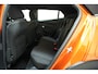Peugeot e-2008 EV Active Pack 50 kWh 3-fase [ Navi Climate Apple/Android DAB ]