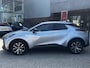 Toyota C-HR / C-HR+ HYBRID 140 DYNAMIC APPLE/ANDROID BLIND-SPOT KEYLESS PARKSENSOREN PARKCAMERA AD-CRUISE NL-AUTO