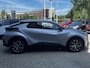 Toyota C-HR / C-HR+ HYBRID 140 DYNAMIC APPLE/ANDROID BLIND-SPOT KEYLESS PARKSENSOREN PARKCAMERA AD-CRUISE NL-AUTO